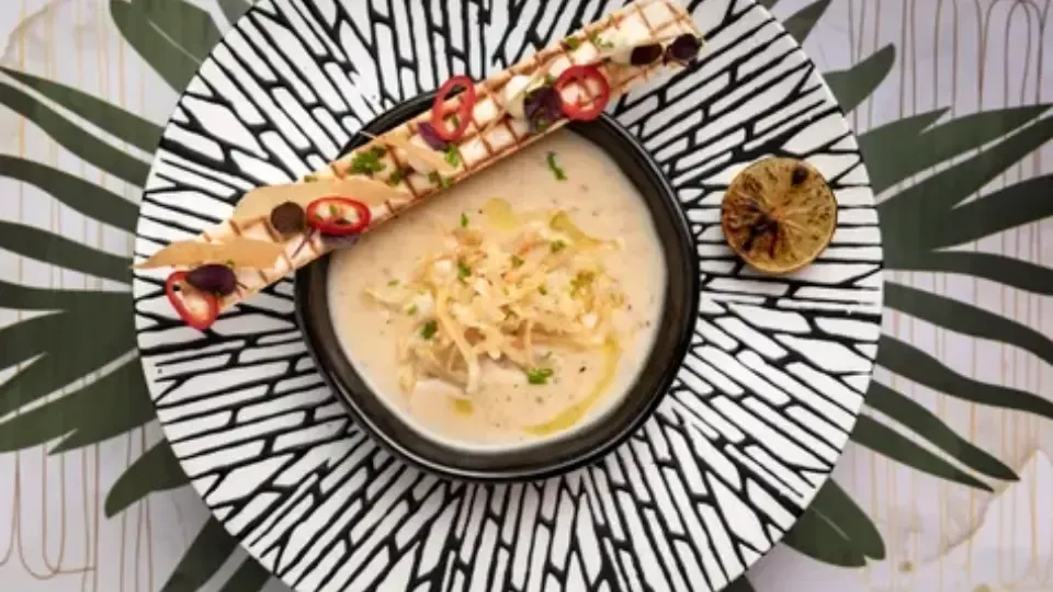 شوربة البطاطا المشوية بالكمأة